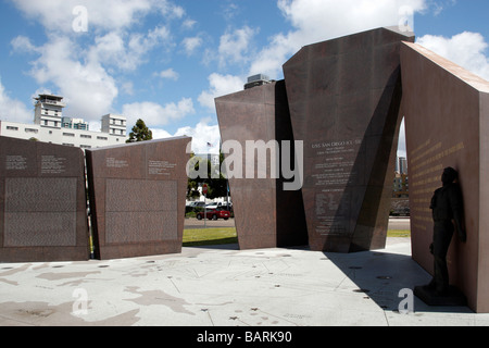 La USS san diego (Cl-53) memorial harbor drive embarcadero san diego california usa Foto Stock