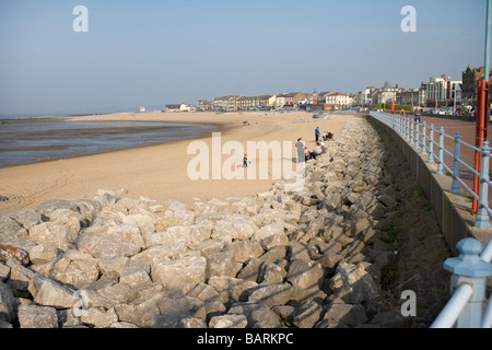 Morecambe Beach e dal lungomare guardando ad est. Foto Stock