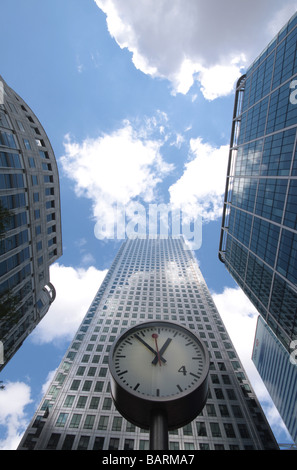 One Canada Square (noto anche come il Canary Wharf Tower) è un grattacielo a Canary Wharf, Londra. Esso è il più alto edificio in Foto Stock