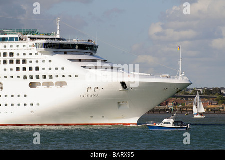 Crociera Oceana a P & O Cruises nave della società Foto Stock