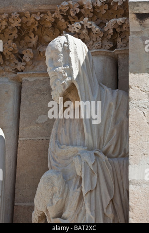 Statua dettagli dalla cattedrale di Reims Foto Stock