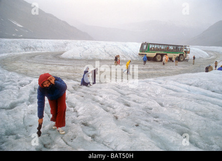 Ghiacciaio Athabasca British Columbia canada tour bus ice salire a piedi visita a freddo vista vedere Foto Stock