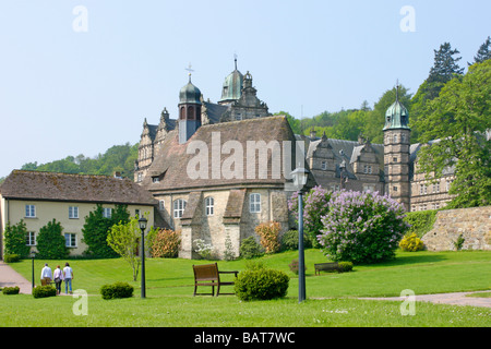 Haemelschenburg castello e cappella nei pressi di Hamelin nelle colline del Weser in Germania Foto Stock