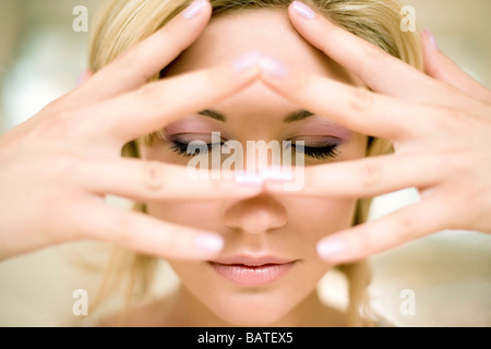 Occhi di donna chiuso. Foto Stock