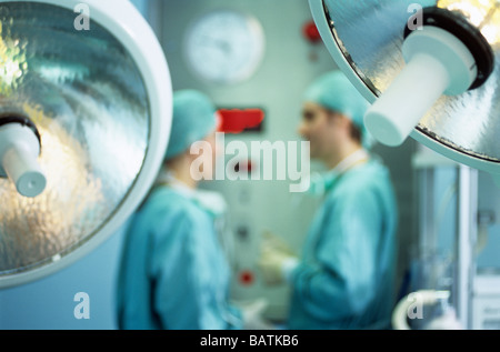Lampade chirurgiche. Due luci in sala operatoria. Foto Stock