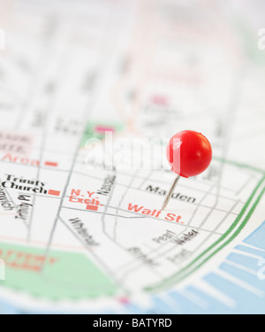 Close-up del perno sul Wall Street mappa Foto Stock