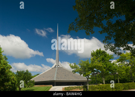 Nord Chiesa Cristiana (discepoli di Cristo). Columbus, Indiana. Architetto Eero Saarinen dedicato nel 1964. Foto Stock