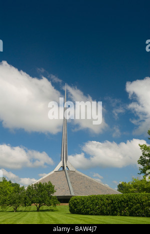Nord Chiesa Cristiana (discepoli di Cristo). Columbus, Indiana. Architetto Eero Saarinen dedicato nel 1964. Foto Stock