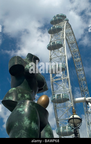 London, London Eye, Dali scultura di Foto Stock