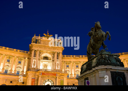 Statua del Principe Eugenio di Savoia al di fuori di Neue Burg presso il Palazzo di Hofburg Foto Stock