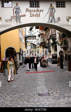 Città vecchia di Kufstein con famosi ristoranti, Tirolo, Austria, Europa Foto Stock