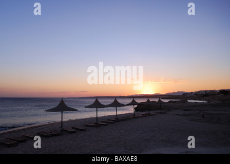 Bella spiaggia e l'oceano a sharm el sheikh egitto Foto Stock