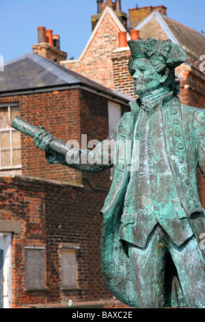 Statua di il Capitano George Vancouver a Kings Lynn, Norfolk, Inghilterra, Regno Unito Foto Stock