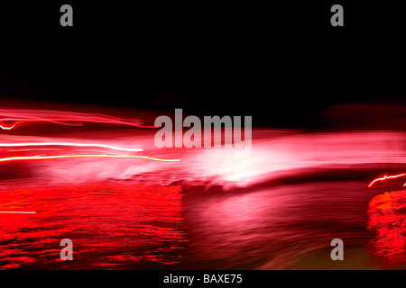 Rosso vivace immagine da Venezia che raffigura il movimento e il movimento utilizzando la luce Foto Stock