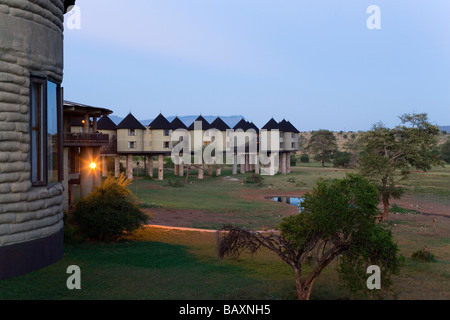 Gli animali alle numerose pozze d'acqua, Sarova Salt Lick Lodge, Taita Hills Game Reserve, costa, Kenya Foto Stock