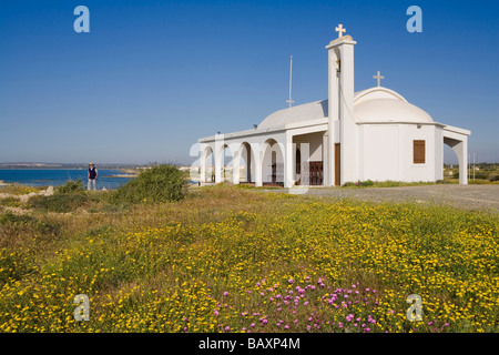 Agia Thekla, chiesa ortodossa lungo la costa vicino a Agia Napa, Cipro del Sud, Cipro Foto Stock