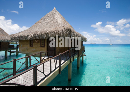 Hotel Kia Ora bungalow Overwater, Avatoru, Rangiroa, Tuamotus, Polinesia Francese Foto Stock