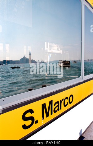 Fermata del Vaporetto, Venezia, Veneto, Italia Foto Stock
