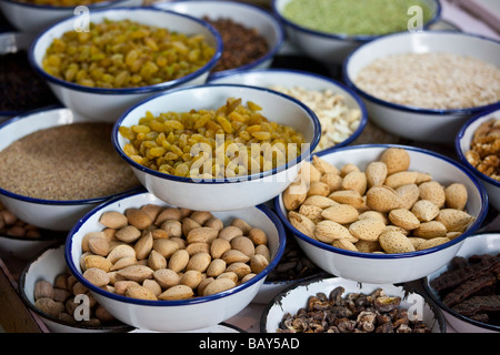 Le spezie intere nel Bazar delle Spezie nella Vecchia Delhi India Foto Stock