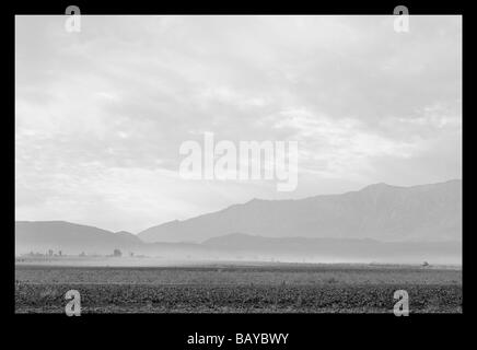 Tempesta di polvere sopra il Manzanar Relocation Camp Foto Stock