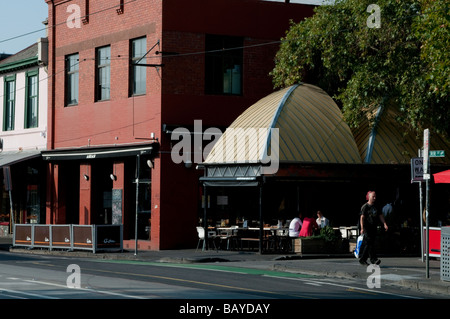 Cafe su Brunswick Street Fitzroy Melbourne Victoria Australia Foto Stock