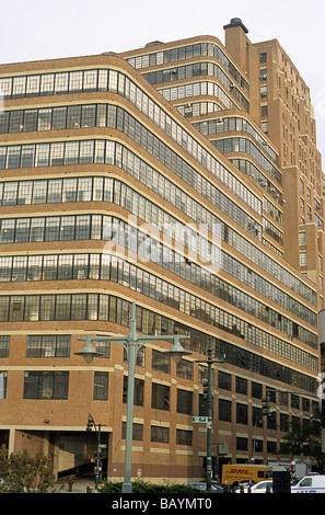 New York, Starrett-Lehigh edificio, freight terminal & magazzino che occupa un intero isolato, dettaglio di angolo sud-ovest. Foto Stock