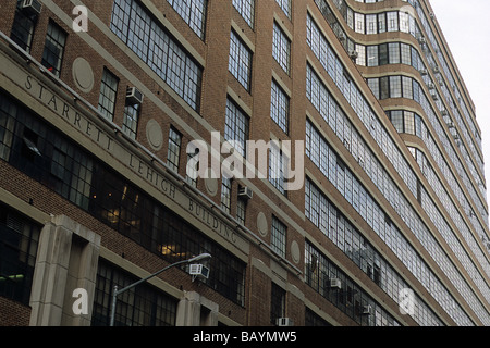 New York, Starrett-Lehigh edificio, freight terminal & magazzino che occupa un intero isolato, dettaglio, West 26th Street elevazione. Foto Stock