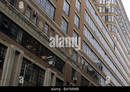 New York, Starrett-Lehigh edificio, freight terminal & magazzino che occupa un intero isolato, dettaglio, West 26th Street elevazione. Foto Stock