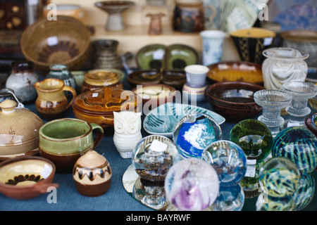 Negli anni settanta in ceramica e le sfere di vetro o di vendita a Gloucester Antiquariato & collezionismo Fair Foto Stock