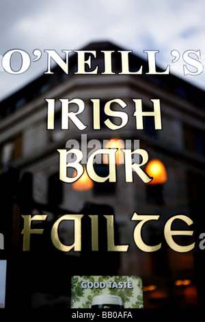 O'Neill s Irish Bar nella città di Londra Foto Stock