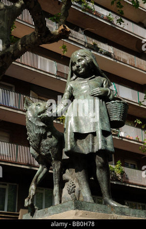Statua del Little Red Riding Hood in Barcellona, Spagna Foto Stock