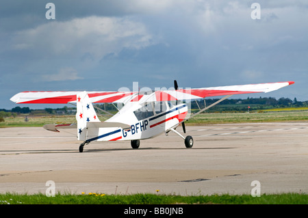 Campione 7GCAA Citabria presso l'aeroporto di Inverness Scozia Scotland Foto Stock