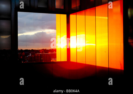 Walsall Galleria d'arte al tramonto, in silohuette. Foto Stock