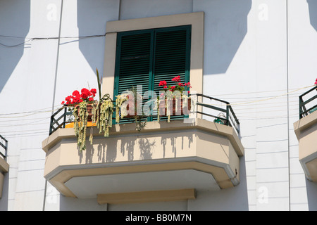 Funchal Madeira città in riva al mare isola portoghese nella metà Oceano Atlantico Foto Stock