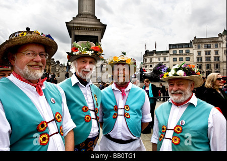 Quattro East Suffolk Morris uomini al Westminster Giorno della danza in Trafalgar Square a Londra. Foto di Gordon Scammell Foto Stock