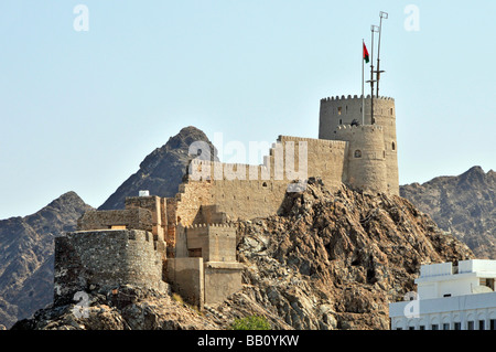 Muttrah Muscat forte sulla collina sopra il porto Muttrah Muscat Oman "Golfo di Oman' Asia Foto Stock