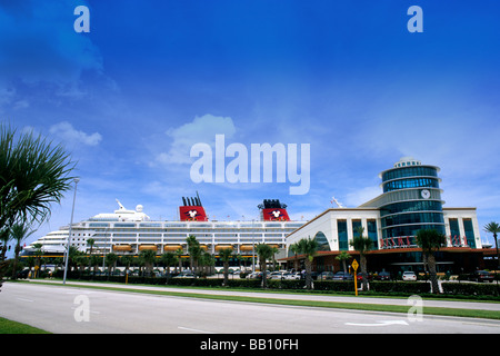 Disney nave da crociera a Port Canaveral Florida Foto Stock