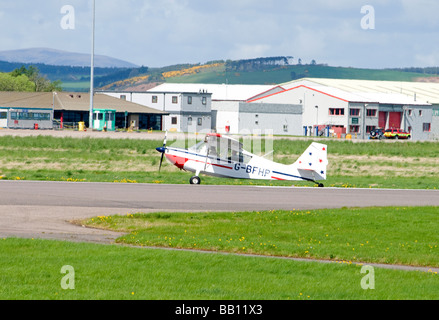 Campione 7GCAA Citabria presso l'aeroporto di Inverness Scozia Scotland Foto Stock