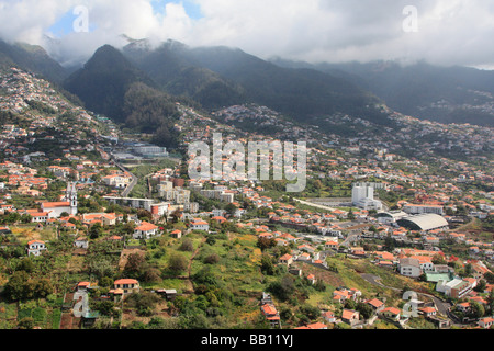 Pico dos barcelos viewpoint Funchal Madeira città in riva al mare isola portoghese nella metà Oceano Atlantico Foto Stock