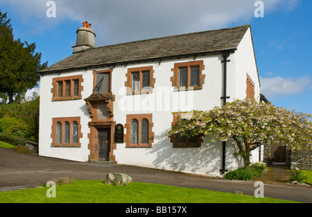 La vecchia scuola di grammatica, Hawkshead, Parco Nazionale del Distretto dei Laghi, Cumbria, England Regno Unito Foto Stock