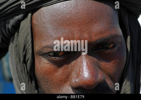 MALI Mopti Ritratto di un touareg uomo vestito di nero Foto Stock