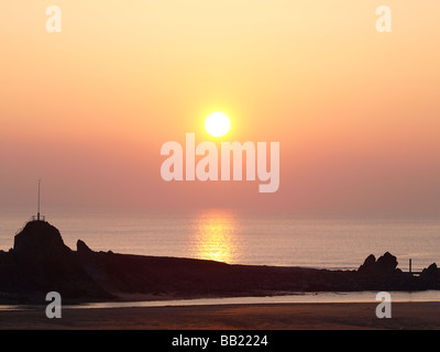 Bude Breakwater al tramonto, Cornwall Foto Stock