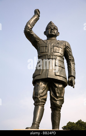 Una statua del leader indiano Subhas Chandra Bose, Indiana leader nazionalista. Foto Stock