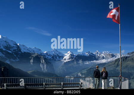 Valle di Lauterbrunnen visto da Maennlichen stazione della funivia in Alpi Bernesi canton Uri in Svizzera Foto Stock