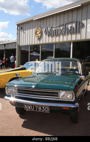 Vauxhall Motors Heritage Luton Viva la collezione museale di vetture Classic England Gran Bretagna British industry Foto Stock