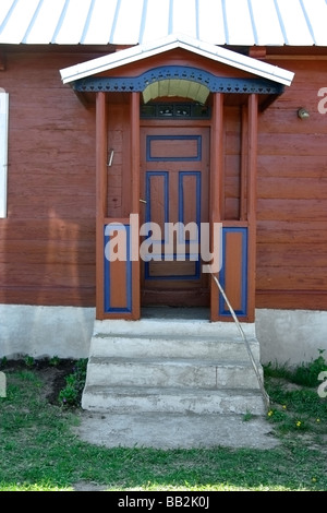 Tradizionale casa di legno nel villaggio Soce Polonia Foto Stock