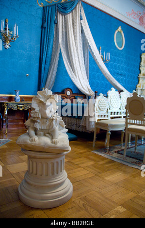 La Russia, San Pietroburgo, Yusupov Palace . Home dove Rasputin fu assassinato nel 1916. Camera da letto blu. Foto Stock