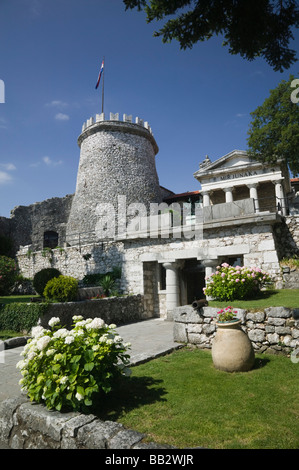 Croazia, Quarnaro, Rijeka. Il castello di Trsat / xiii secolo fort cortile interno Foto Stock