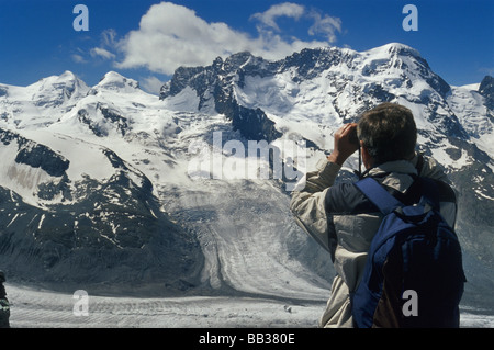 Breithorn massiccio oltre il Gorner ghiacciaio da Gornergratt vicino a Zermatt in Alpi Valaisian cantone Vallese Svizzera Foto Stock