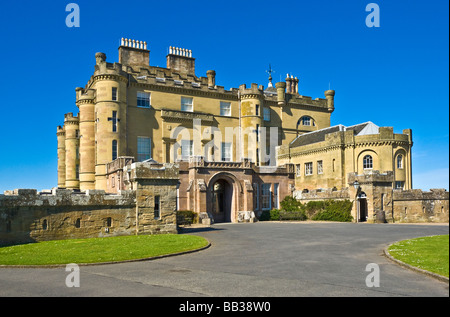 Ingresso vista del National Trust for Scotland di proprietà Culzean Castle si trova vicino a Maybole nello Ayrshire in Scozia Foto Stock